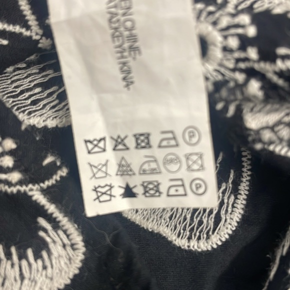 Zara Black and Cream Floral Dress with Crochet details on front - Picture 11 of 12